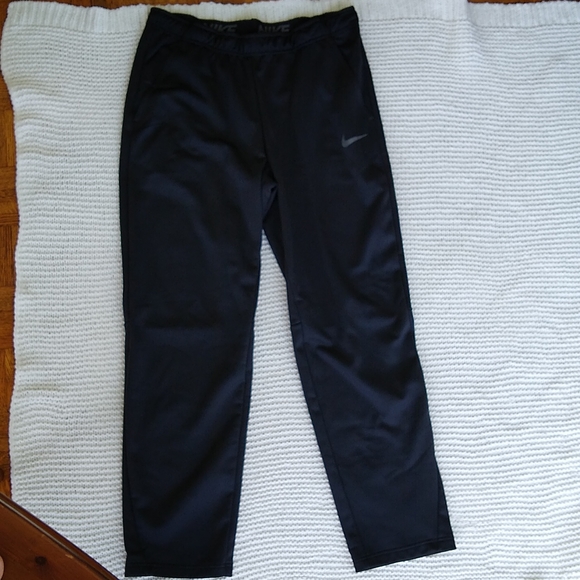 Nike Therma Sweatpants - Picture 12 of 12